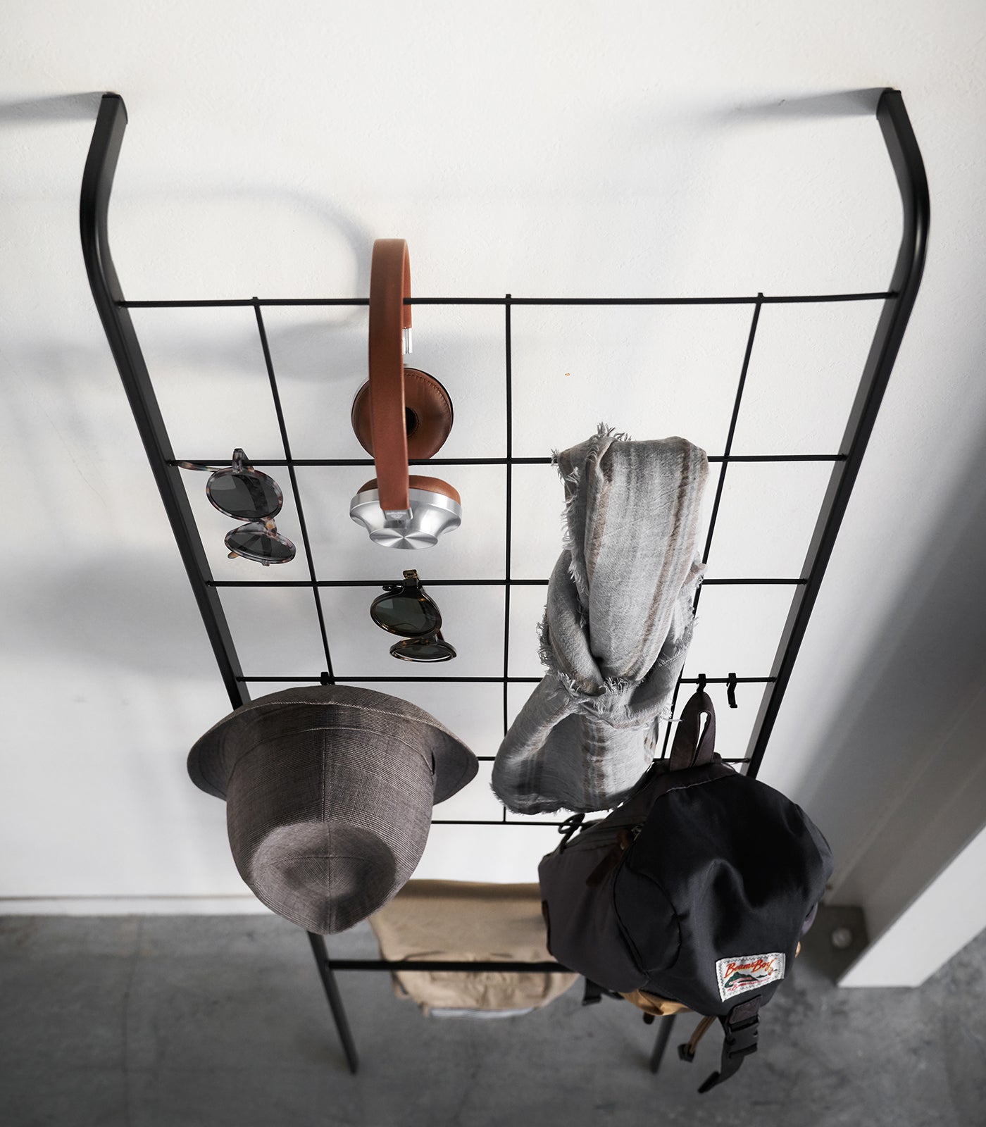 Leaning Ladder with Grid Panel (63 H)  - Steel