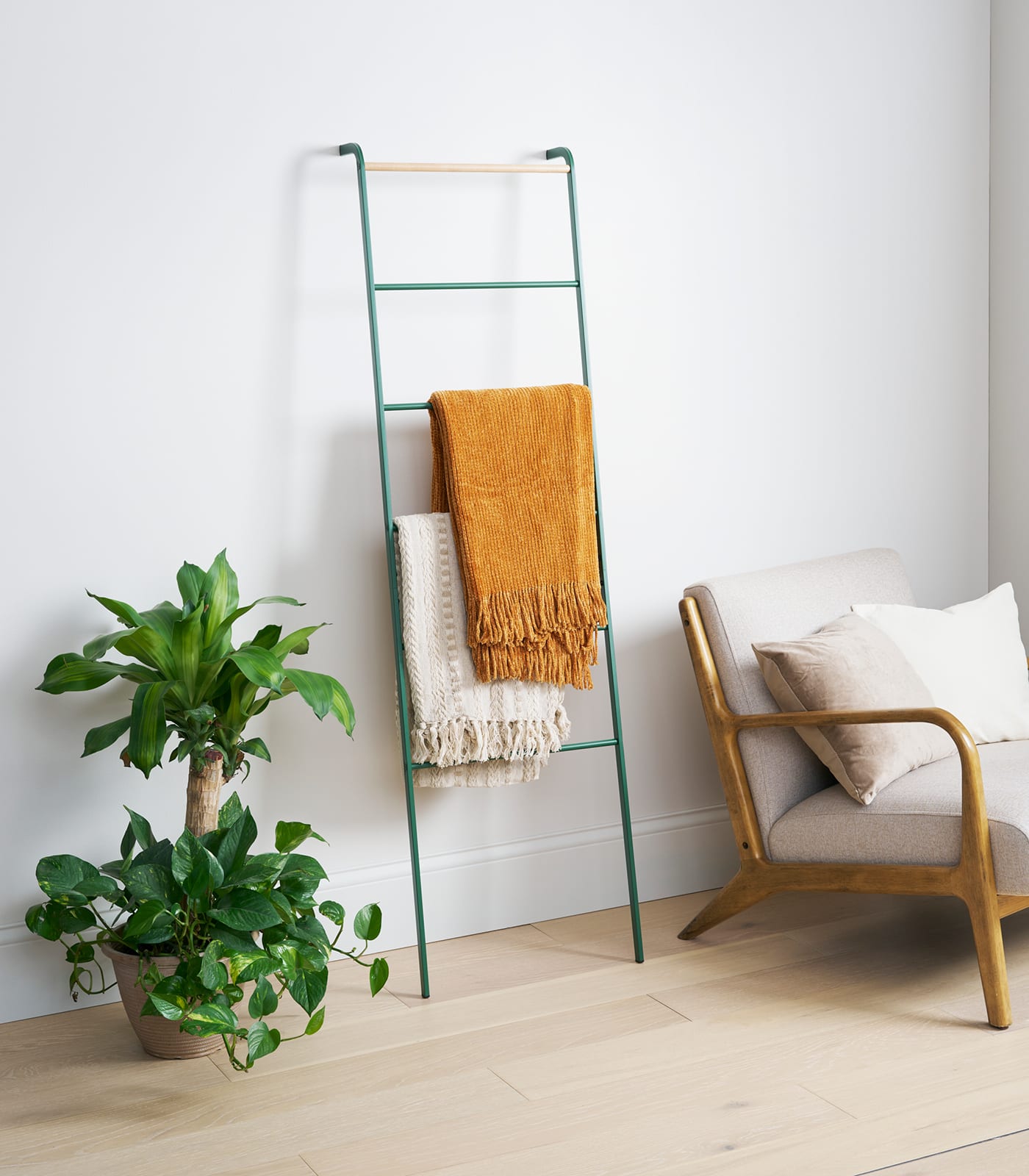 Leaning Storage Ladder (63 H)  - Steel