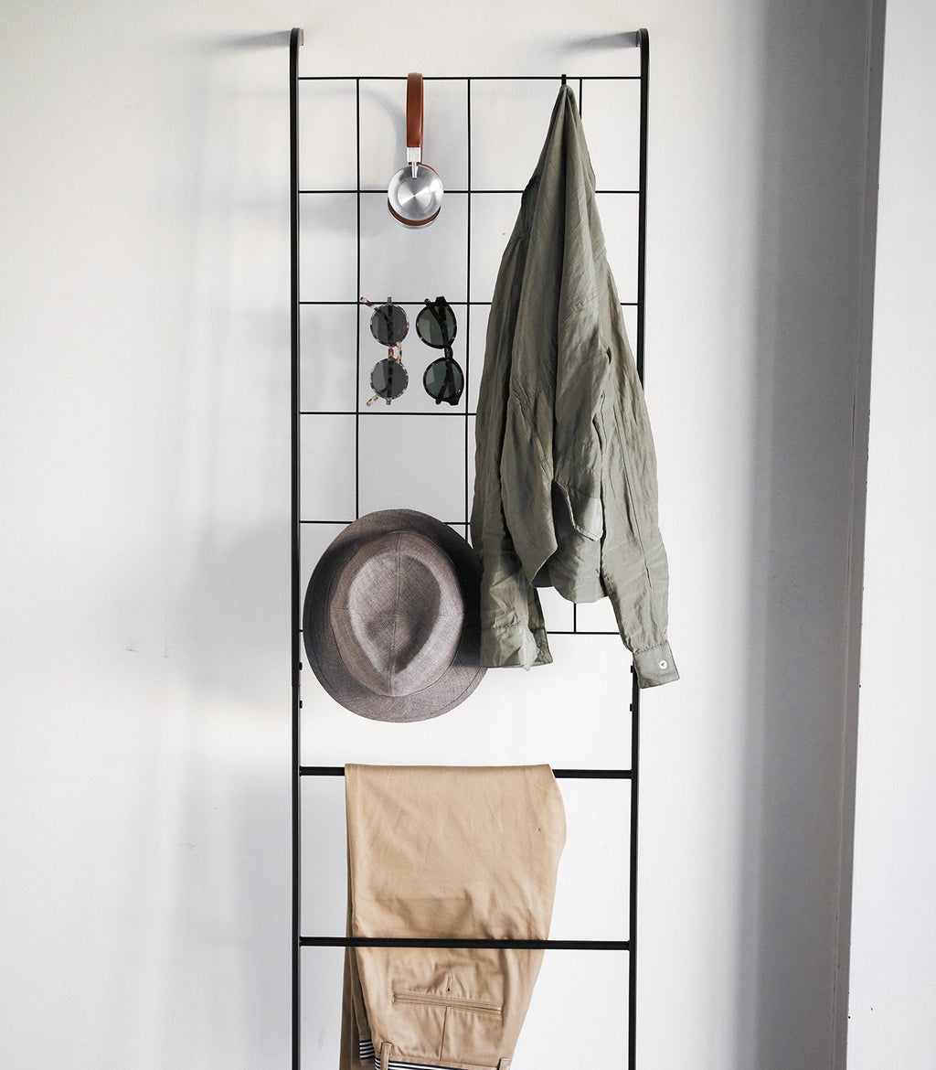 Leaning Ladder with Grid Panel (63 H)  - Steel